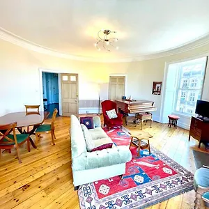 Incredible St Andrew's Sq - 2 Bed In The Sky Appartamento